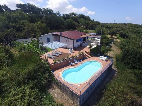 casa indipendente in vendita a Tropea