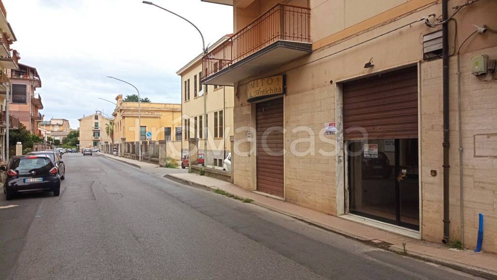 negozio in vendita a Vibo Valentia in zona Centro Città