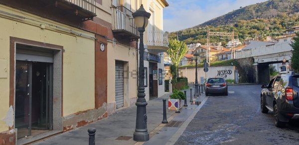 locale commerciale in vendita a Vibo Valentia in zona Vibo Marina
