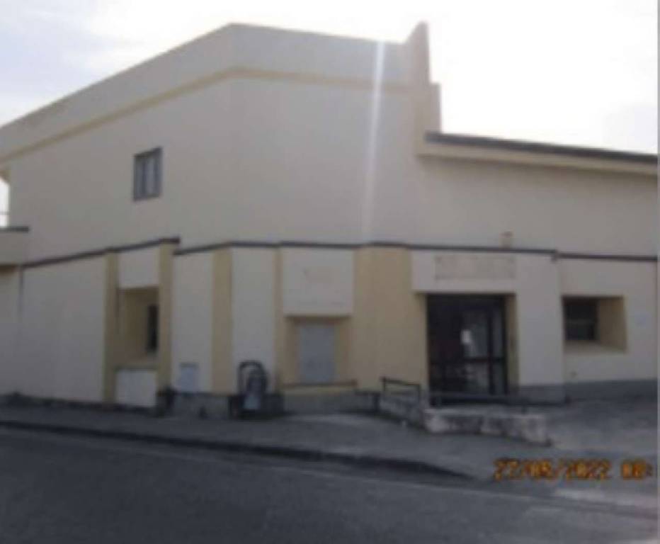 negozio in vendita a Vibo Valentia in zona Piscopio