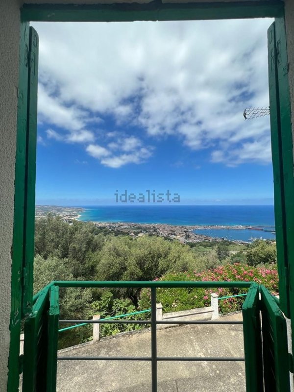 casa indipendente in vendita a Vibo Valentia in zona Longobardi