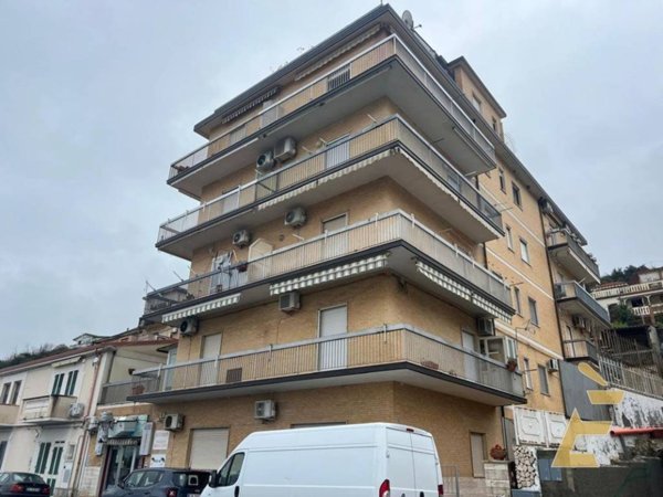 appartamento in vendita a Vibo Valentia in zona Piscopio