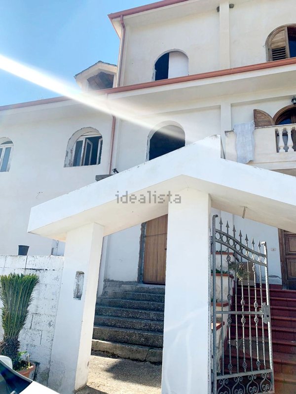 casa indipendente in vendita a Vibo Valentia in zona Porto Salvo