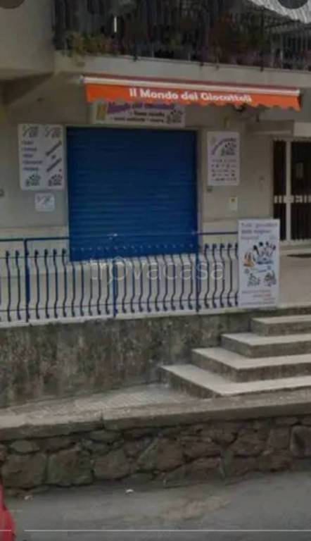 negozio in vendita a Vibo Valentia in zona Vibo Marina