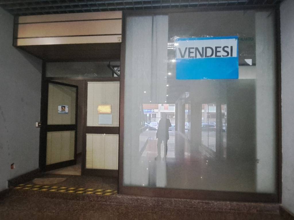 ufficio in vendita a Vibo Valentia in zona Centro Città