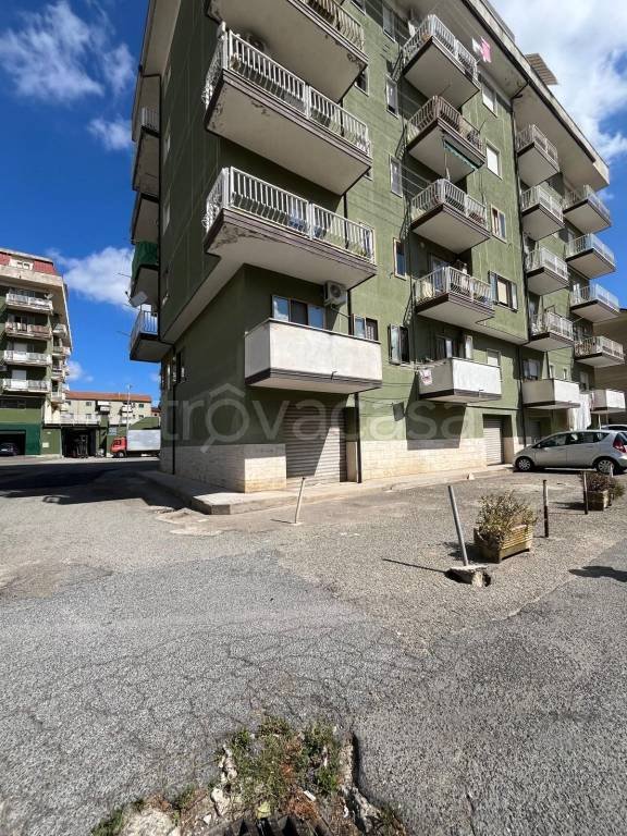 negozio in vendita a Vibo Valentia in zona Centro Città