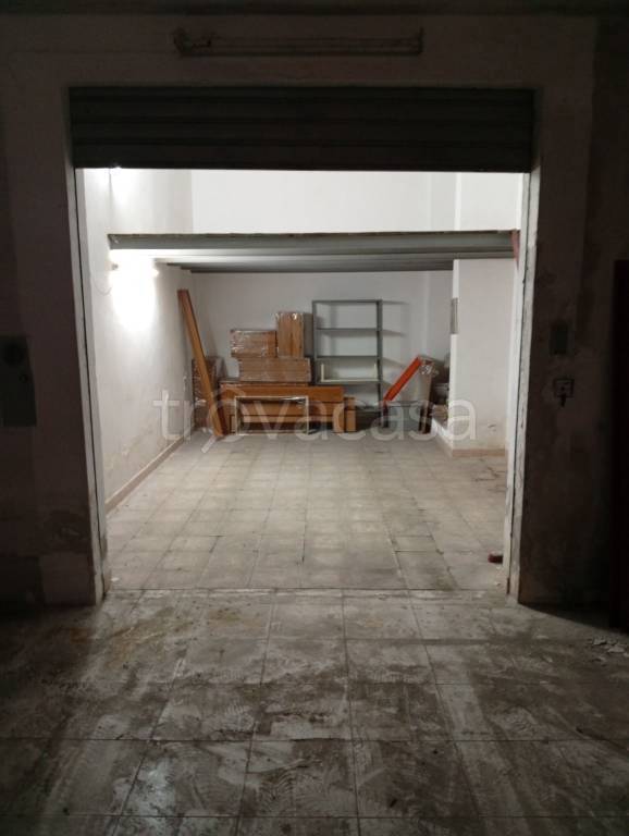locale commerciale in vendita a Vibo Valentia in zona Centro Città