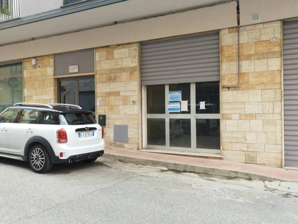 negozio in vendita a Vibo Valentia
