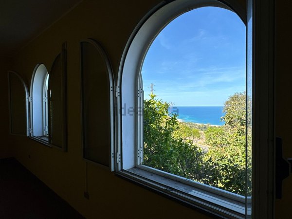 casa indipendente in vendita a Vibo Valentia in zona Longobardi