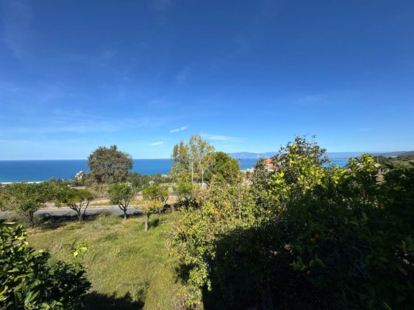 casa indipendente in vendita a Vibo Valentia in zona Longobardi