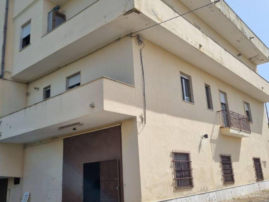 casa indipendente in vendita a Vibo Valentia in zona Longobardi