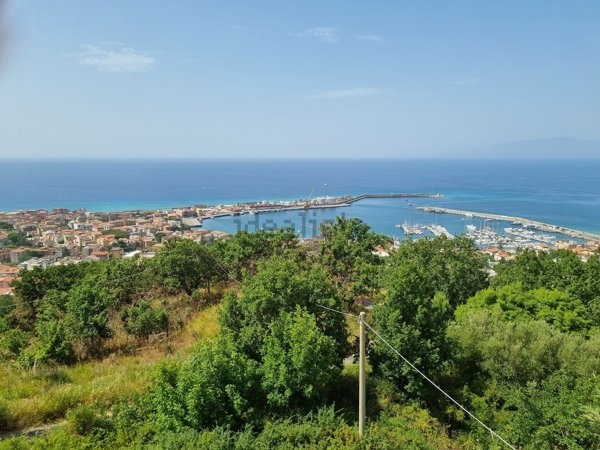 appartamento in vendita a Vibo Valentia in zona Longobardi