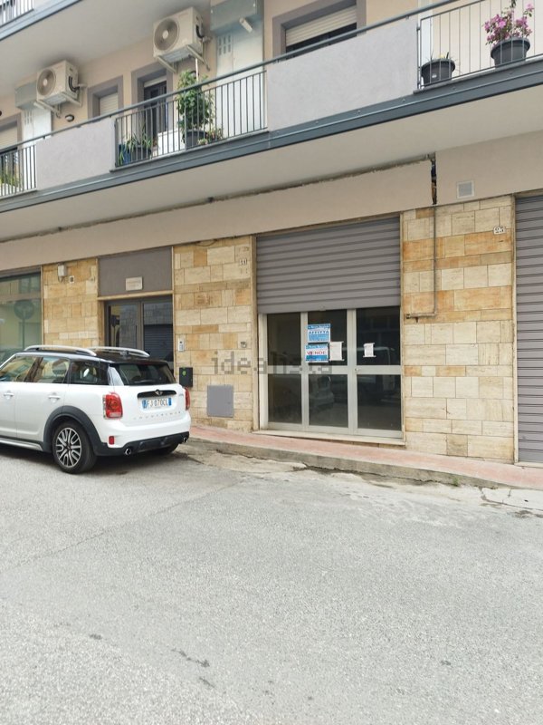 locale commerciale in vendita a Vibo Valentia