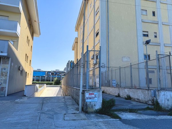locale commerciale in vendita a Vibo Valentia
