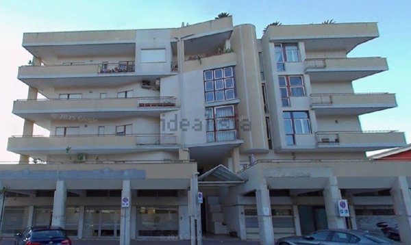 locale commerciale in vendita a Vibo Valentia