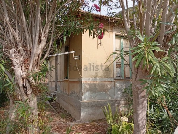 casa indipendente in vendita a Vibo Valentia in zona Longobardi