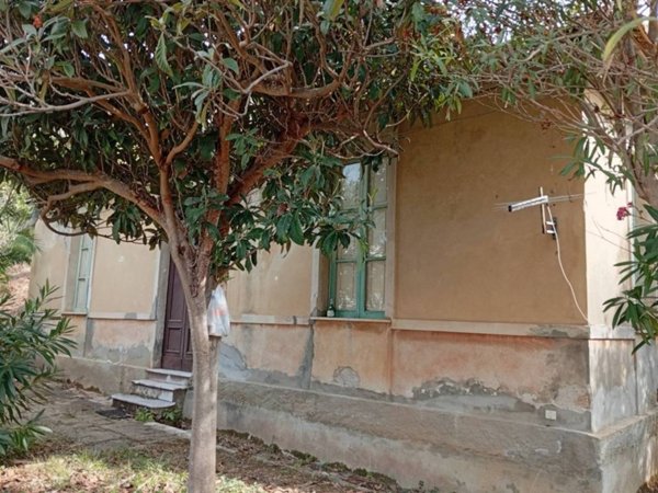 casa indipendente in vendita a Vibo Valentia in zona Longobardi