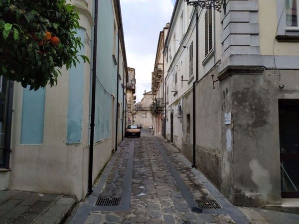 appartamento in vendita a Vibo Valentia in zona Centro Città