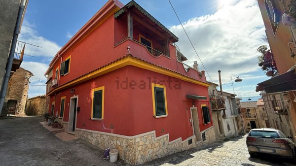 casa indipendente in vendita a Vibo Valentia in zona Piscopio
