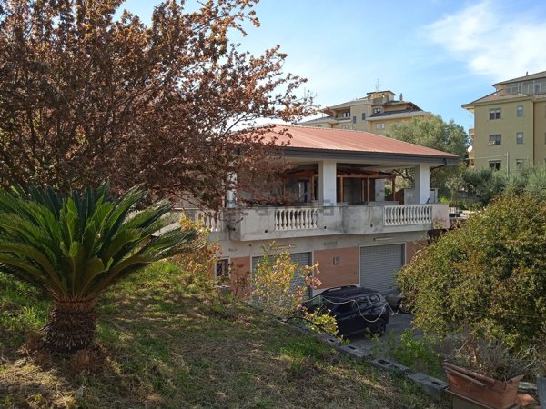 casa indipendente in vendita a Vibo Valentia in zona Centro Città