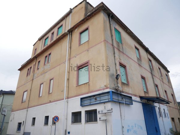 negozio in vendita a Vibo Valentia in zona Vibo Marina