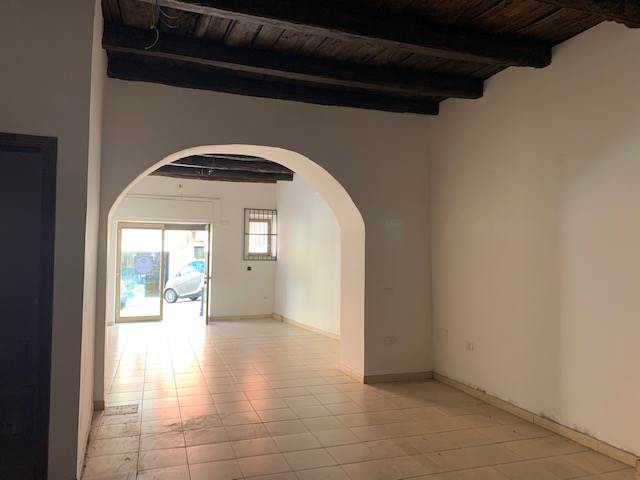 negozio in vendita a Vibo Valentia in zona Centro Città