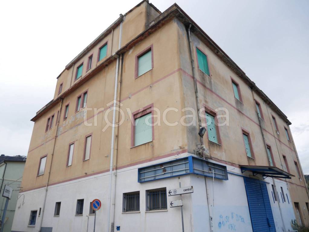 negozio in vendita a Vibo Valentia in zona Vibo Marina