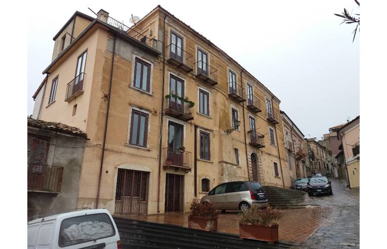 intera palazzina in vendita a Vibo Valentia in zona Centro Città