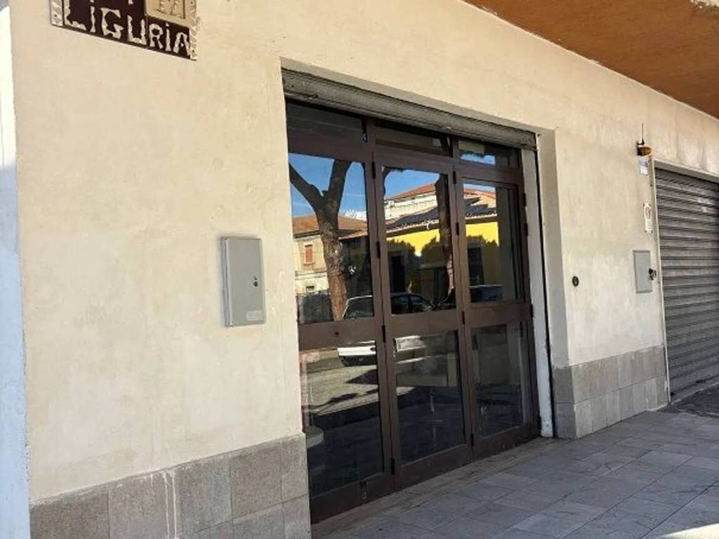 negozio in vendita a Vibo Valentia in zona Vibo Marina