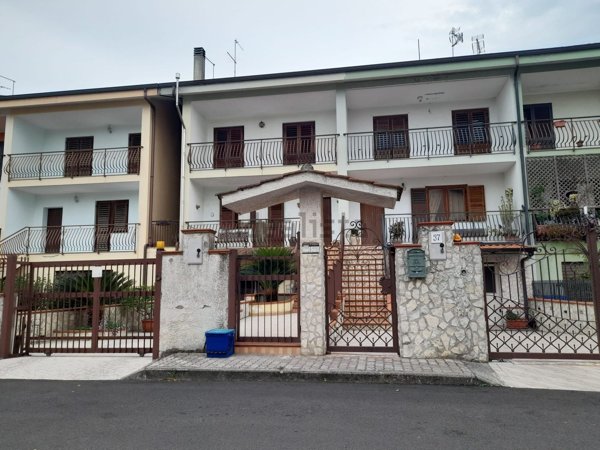 casa indipendente in vendita a Vibo Valentia