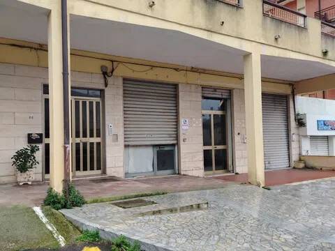 negozio in vendita a Vibo Valentia