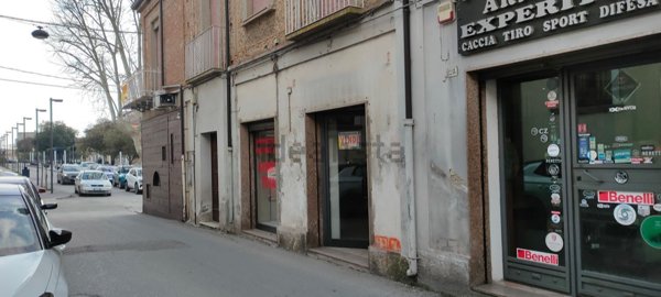 locale commerciale in vendita a Vibo Valentia in zona Centro Città