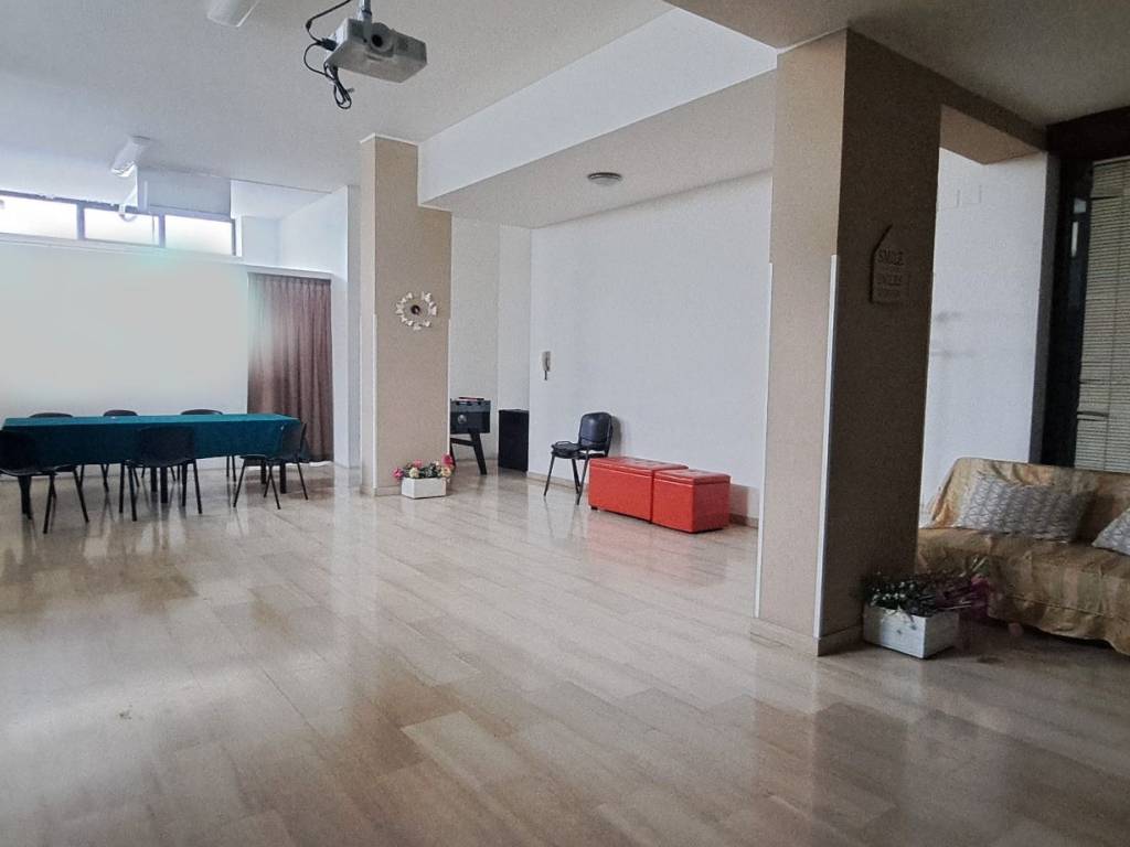 negozio in vendita a Vibo Valentia in zona Centro Città