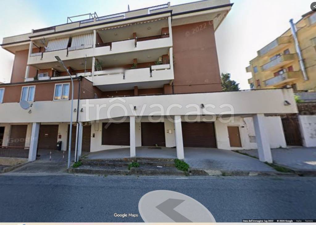 locale commerciale in vendita a Vibo Valentia in zona Centro Città