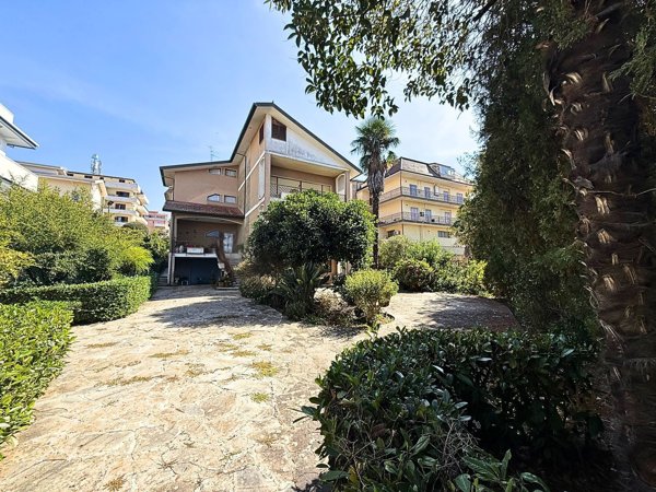 casa indipendente in vendita a Vibo Valentia