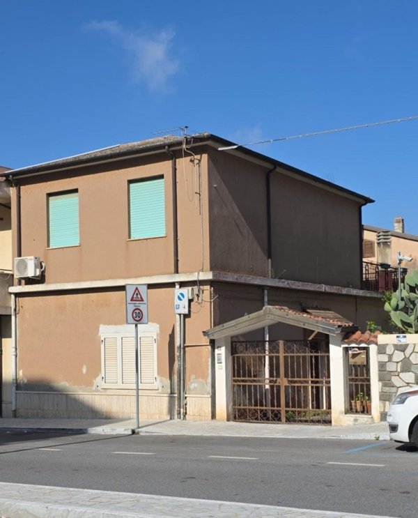 casa indipendente in vendita a Vibo Valentia in zona Centro Città
