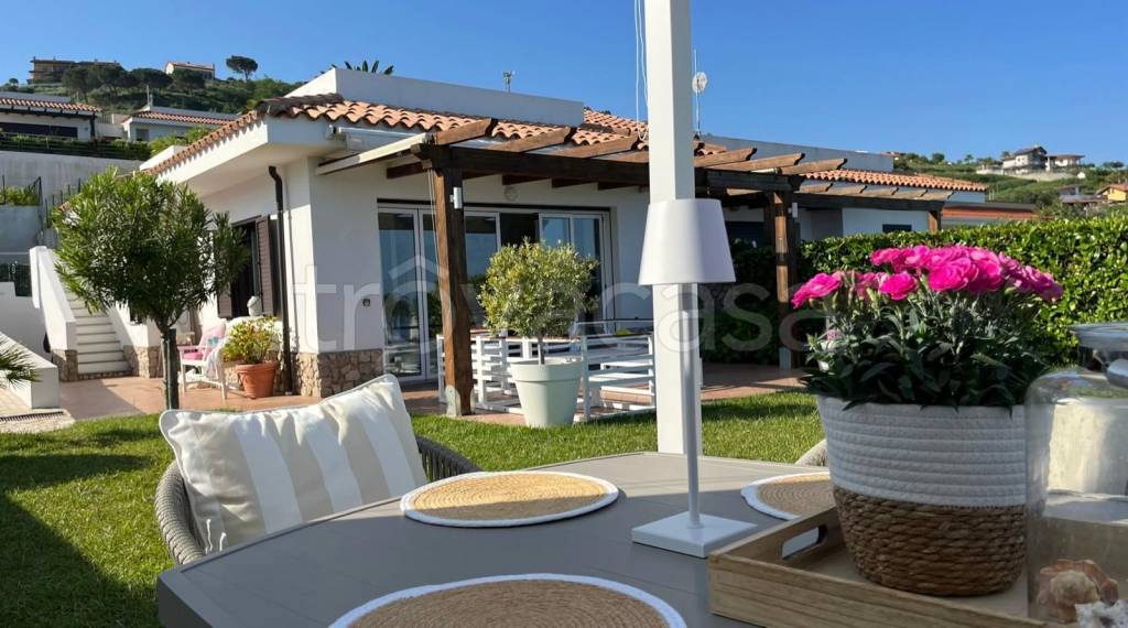 casa indipendente in vendita a Zambrone