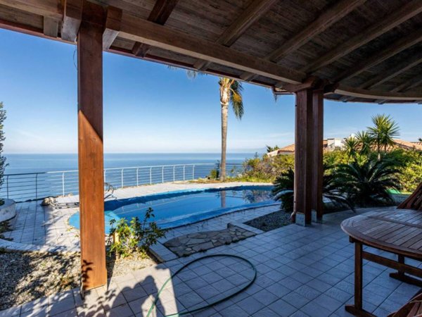 casa indipendente in vendita a Zambrone