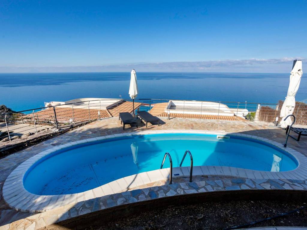 casa indipendente in vendita a Zambrone