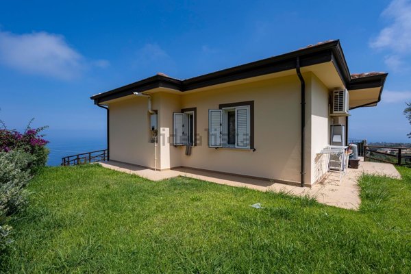 casa indipendente in vendita a Zambrone