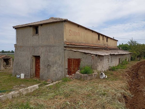 intera palazzina in vendita a Zungri in zona Papaglionti