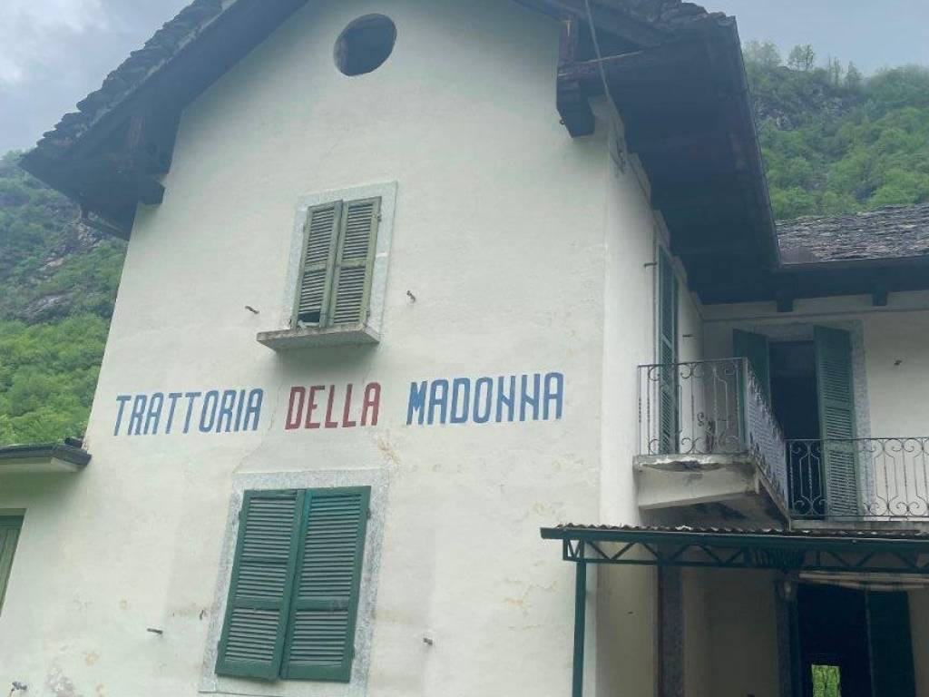 intera palazzina in vendita ad Antrona Schieranco