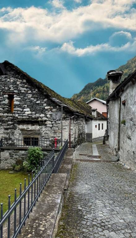 casa indipendente in vendita ad Antrona Schieranco