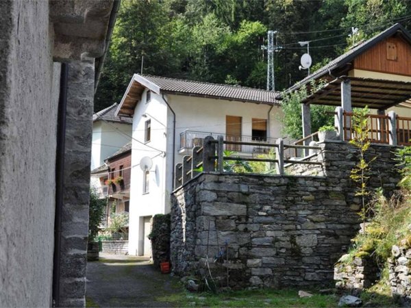 casa indipendente in vendita ad Antrona Schieranco