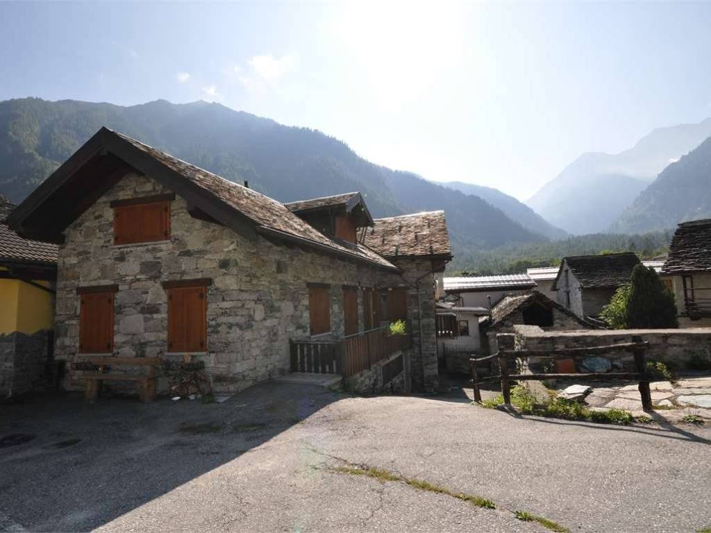 appartamento in vendita ad Antrona Schieranco