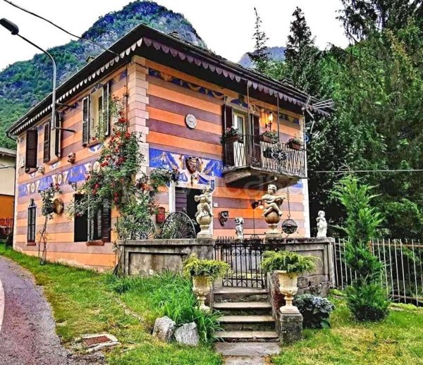 casa indipendente in vendita ad Antrona Schieranco in zona Cheggio