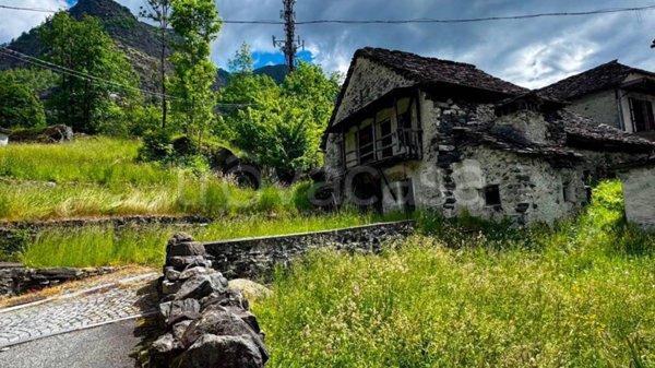 casa indipendente in vendita ad Antrona Schieranco