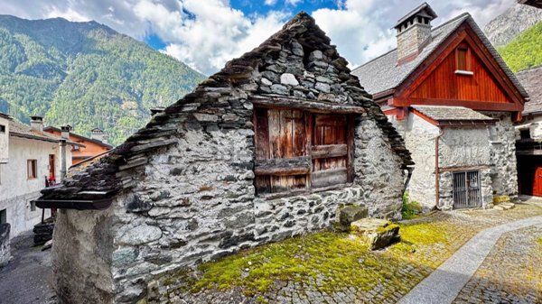 casa indipendente in vendita ad Antrona Schieranco