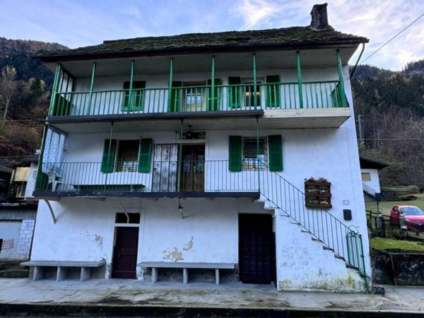casa indipendente in vendita ad Antrona Schieranco