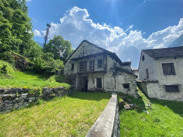 casa indipendente in vendita ad Antrona Schieranco
